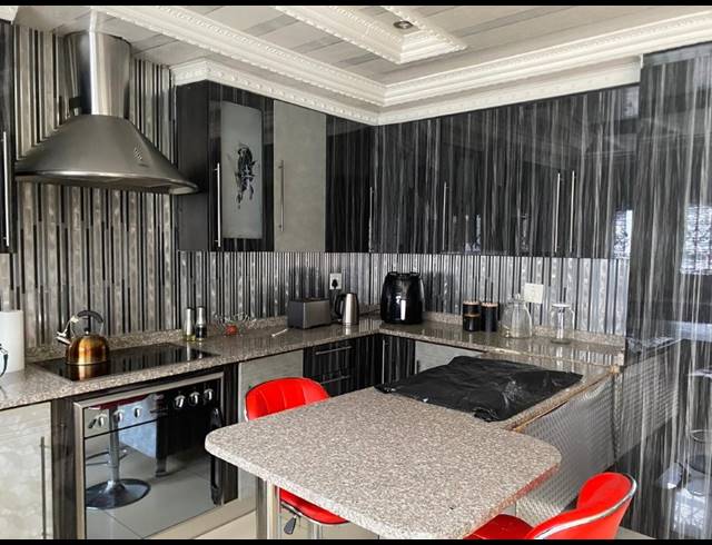 2 BEDROOM HOUSE FOR SALE IN TSAKANE